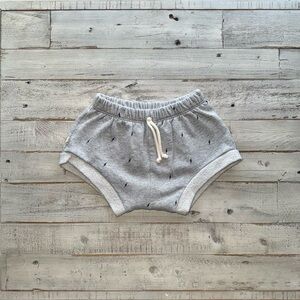Childhoods clothing size 5T shorties bolts on grey EUC (fit for 3T)